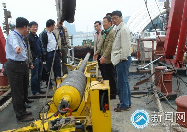 湖南科技大學“深海（3000至8000米）沉積物取樣器成套設(shè)備”研制項目通過驗收